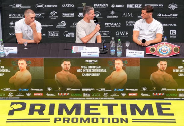 25.06.2026, Deutschland, Ludwigsburg, Boxen Showdown for Legacy IV, Pressekonferenz, Teilnehmer: v.l. Vinko Zadro, Moderator Jens Zimmermann, Ardian Krasniqi *** June 25, 2026, Germany, Ludwigsburg, Boxing Showdown for Legacy IV, Press Conference, Participants (from left): Vinko Zadro, Host Jens Zimmermann, Ardian Krasniqi