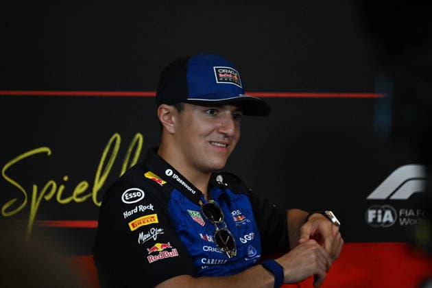 25.06.2026, xsvx, Motorsport FIA Formel 1, Grand Prix von Österreich v.l. Isack Hadjar (Oracle Red Bull Racing) Startnummer 06 auf der Pressekonferenz (FIA REGULATIONS PROHIBIT ANY USE OF PHOTOGRAPHS as IMAGE SEQUENCES and or QUASI-VIDEO) Zeltweg-Spielberg *** June 25, 2026, xsvx, Motorsport FIA Formula 1, Austrian Grand Prix: Isack Hadjar of Oracle Red Bull Racing, car number 06, at the press conference. FIA REGULATIONS PROHIBIT ANY USE OF PHOTOGRAPHS AS IMAGE SEQUENCES AND OR QUASI-VIDEO. Zeltweg, Spielberg