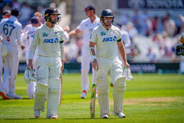 3rd Rothesay Test Match Day 1 England v New Zealand New Zealand captain Tom Latham and Devon Conwayof New Zealand walk off the field at lunch after an unbeaten opening stand in the first session during the 3rd Rothesay Test Match Day 1 match England vs New Zealand at Trent Bridge, Nottingham, United Kingdom on 25 June 2026 (Photo by Maynard Manyowa News Images) Nottingham Trent Bridge Nottinghamshire United Kingdom Copyright: xMaynardxManyowa NewsxImagesx