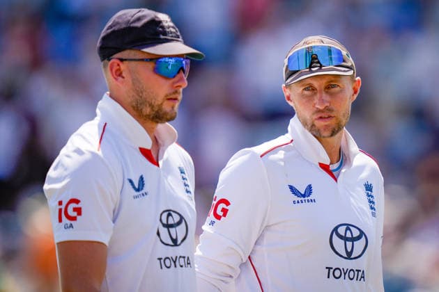 3rd Rothesay Test Match Day 1 England v New Zealand Joe Root of England and Gus Atkinson of England walk off at lunch during the 3rd Rothesay Test Match Day 1 match England vs New Zealand at Trent Bridge, Nottingham, United Kingdom on 25 June 2026 (Photo by Maynard Manyowa News Images) Nottingham Trent Bridge Nottinghamshire United Kingdom Copyright: xMaynardxManyowa NewsxImagesx