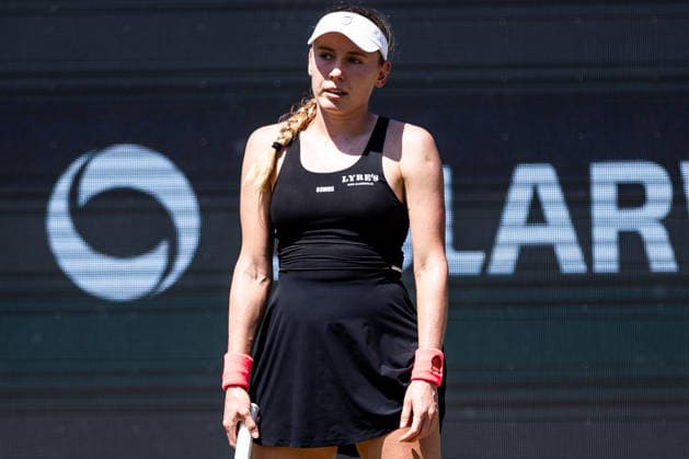 BAD HOMBURG, GERMANY - JUNE 25: Ekaterina Alexandrova frustrated during the Bad Homburg Open powered by Solarwatt Singles match between Naomi Osaka (JPN) vs Ekaterina Alexandrova at Kurpark Bad Homburg on June 25, 2026 in Bad Homburg, Germany. Hessen Germany Copyright: xSteffiexWunderlx