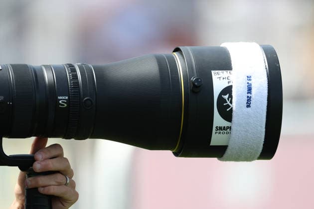 England v New Zealand, International Test Match 2026 Photographers lens with sweat band against the heat during Day One of the Third International Test Match 2026 match between England and New Zealand at Trent Bridge, Nottingham, UK on 25 June 2026. Nottingham Trent Bridge Nottinghamshire UK Editorial use only , Copyright: xJohnxMallettx PSI-24430-0042