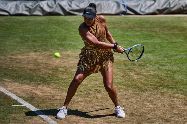 June 25, 2026, Bad Homburg, Hessen, Germany: Naomi Osaka of Japan returns with backhand during the BAD HOMBURG OPEN powered by SOLARWATTT- WTA500 - Womens Tennis, 25.6.2026 in Bad Homburg (Tennis-Club Bad Homburg), Germany Tennis 2026: WTA, Tennis Damen Bad Hombug Open: Quarterfinal: OSAKA 6:2 6:2 ALEXANDROVA  - ZUMAs343 20260625_zsp_s343_020 Copyright: xMathiasxSchulzx