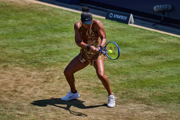 June 25, 2026, Bad Homburg, Hessen, Germany: Naomi Osaka of Japan returns with backhand during the BAD HOMBURG OPEN powered by SOLARWATTT- WTA500 - Womens Tennis, 25.6.2026 in Bad Homburg (Tennis-Club Bad Homburg), Germany Tennis 2026: WTA, Tennis Damen Bad Hombug Open: Quarterfinal: OSAKA 6:2 6:2 ALEXANDROVA  - ZUMAs343 20260625_zsp_s343_023 Copyright: xMathiasxSchulzx