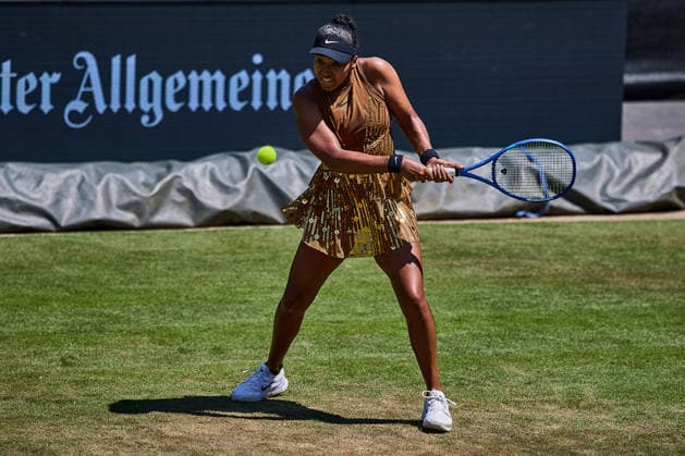 June 25, 2026, Bad Homburg, Hessen, Germany: Naomi Osaka of Japan returns with backhand during the BAD HOMBURG OPEN powered by SOLARWATTT- WTA500 - Womens Tennis, 25.6.2026 in Bad Homburg (Tennis-Club Bad Homburg), Germany Tennis 2026: WTA, Tennis Damen Bad Hombug Open: Quarterfinal: OSAKA 6:2 6:2 ALEXANDROVA  - ZUMAs343 20260625_zsp_s343_026 Copyright: xMathiasxSchulzx