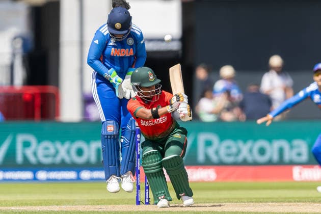 India Women v Bangladesh Women, ICC Women s T20 World Cup Bangladesh Women Dilara Akter plays paddle shot during the ICC Women s T20 World Cup match between India Women and Bangladesh Women at Old Trafford, Manchester, UK on 25 June 2026. Manchester Old Trafford Greater Manchester UK Editorial use only , Copyright: xManjitxNarotrax PSI-24416-0010
