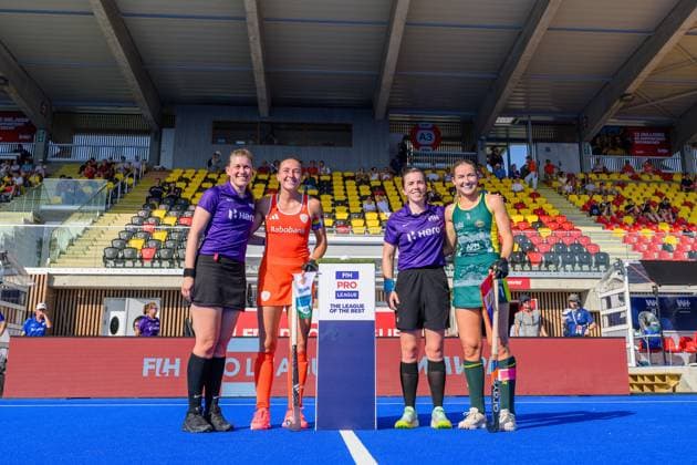 WAVER, 24-06-2026, Belfius Hockey Arena, FIH Hockey Pro League Women, Season 2025-2026. Renee van Laarhoven, Claire Colwill and Umpires before the game Australia - Netherlands (women). Australia - Netherlands (women)  x204638564x Copyright: