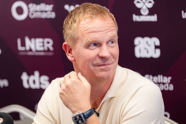 Edinburgh, Scotland, 06.25.2026. Belgium coach Wouter Vrancken is confirmed as Derek McInnes successor at Hearts Fc at Tynecastle stadium in Edinburgh. Heart of Midlothian press conference, PK, Pressekonferenz to Unveil their New Manager, Football, Tynecastle Park, Edinburgh, Scotland, UK - 25 Jun 2026Edinburgh Tynecastle Park United Kingdom  Copyright: xEuanxCherry Shutterstockx 16961552i