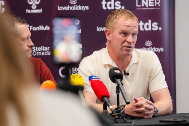 Edinburgh, Scotland, 06.25.2026. Belgium coach Wouter Vrancken is confirmed as Derek McInnes successor at Hearts Fc at Tynecastle stadium in Edinburgh. Heart of Midlothian press conference, PK, Pressekonferenz to Unveil their New Manager, Football, Tynecastle Park, Edinburgh, Scotland, UK - 25 Jun 2026Edinburgh Tynecastle Park United Kingdom  Copyright: xEuanxCherry Shutterstockx 16961552b