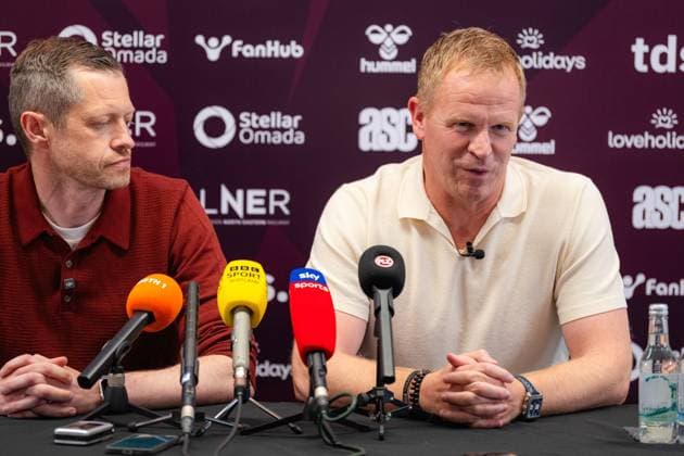 Edinburgh, Scotland, 06.25.2026. Belgium coach Wouter Vrancken is confirmed as Derek McInnes successor at Hearts Fc at Tynecastle stadium in Edinburgh. Heart of Midlothian press conference, PK, Pressekonferenz to Unveil their New Manager, Football, Tynecastle Park, Edinburgh, Scotland, UK - 25 Jun 2026Edinburgh Tynecastle Park United Kingdom  Copyright: xEuanxCherry Shutterstockx 16961552c