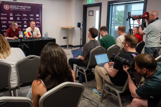 Edinburgh, Scotland, 06.25.2026. Belgium coach Wouter Vrancken is confirmed as Derek McInnes successor at Hearts Fc at Tynecastle stadium in Edinburgh. Heart of Midlothian press conference, PK, Pressekonferenz to Unveil their New Manager, Football, Tynecastle Park, Edinburgh, Scotland, UK - 25 Jun 2026Edinburgh Tynecastle Park United Kingdom  Copyright: xEuanxCherry Shutterstockx 16961552d