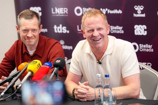 Edinburgh, Scotland, 06.25.2026. Belgium coach Wouter Vrancken is confirmed as Derek McInnes successor at Hearts Fc at Tynecastle stadium in Edinburgh. Heart of Midlothian press conference, PK, Pressekonferenz to Unveil their New Manager, Football, Tynecastle Park, Edinburgh, Scotland, UK - 25 Jun 2026Edinburgh Tynecastle Park United Kingdom  Copyright: xEuanxCherry Shutterstockx 16961552ab