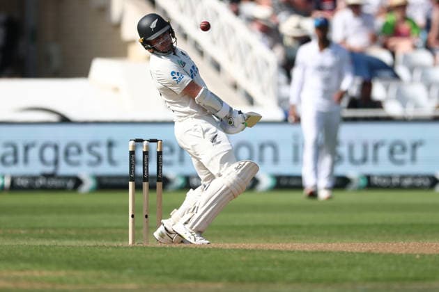 England v New Zealand, International Test Match 2026 New Zealand s Devon Conway avoids a bouncer during Day One of the Third International Test Match 2026 match between England and New Zealand at Trent Bridge, Nottingham, UK on 25 June 2026. Nottingham Trent Bridge Nottinghamshire UK Editorial use only , Copyright: xJohnxMallettx PSI-24430-0063