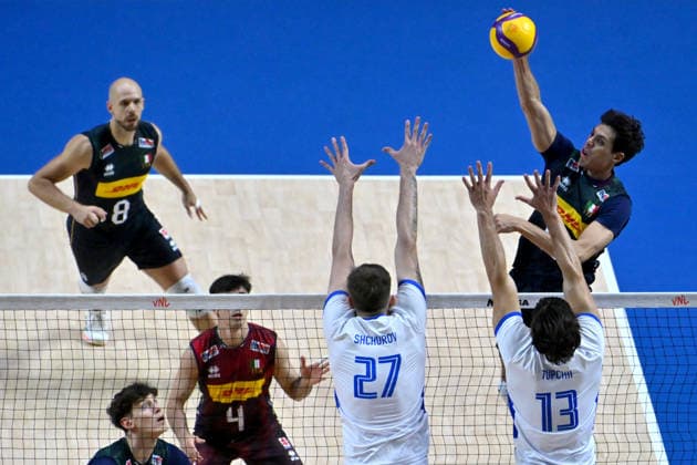 LJUBLJANA, SLOVENIA - JUNE 25: Luca Porro of Italy (R) in action against Vasyl Tupchii of Ukraine (2R) during the FIVB Men s Volleyball Nations League match between Ukraine and Italy at Arena Stozice, Ljubljana on June 25, 2026 in Ljubljana, Slovenia. (Photo by Igor Kupljenik Sports Press Photo).  Copyright: xIgorxKupljenikx xSPPx Sportspressphoto_SPR176563