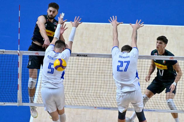 LJUBLJANA, SLOVENIA - JUNE 25: Kamil Rychlicki of Italy (L) in action against Oleh Plotrytskyi of Ukraine (2L) during the FIVB Men s Volleyball Nations League match between Ukraine and Italy at Arena Stozice, Ljubljana on June 25, 2026 in Ljubljana, Slovenia. (Photo by Igor Kupljenik Sports Press Photo).  Copyright: xIgorxKupljenikx xSPPx Sportspressphoto_SPR176575