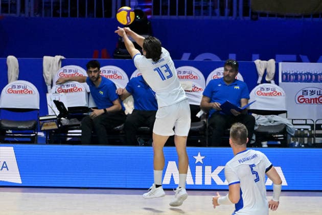 LJUBLJANA, SLOVENIA - JUNE 25: Vasyl Tupchii of Ukraine (C) in action during the FIVB Men s Volleyball Nations League match between Ukraine and Italy at Arena Stozice, Ljubljana on June 25, 2026 in Ljubljana, Slovenia. (Photo by Igor Kupljenik Sports Press Photo).  Copyright: xIgorxKupljenikx xSPPx Sportspressphoto_SPR176585