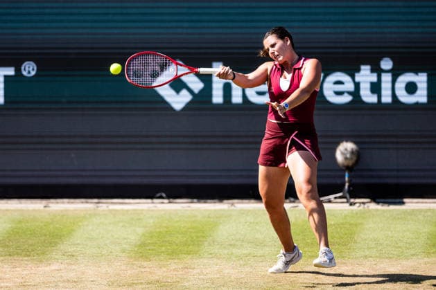 BAD HOMBURG, GERMANY - JUNE 25: Emma Navarro (USA) during the Bad Homburg Open powered by Solarwatt Singles match between Emma Navarro (USA) vs Elena-Gabriela Ruse (ROU) at Kurpark Bad Homburg on June 25, 2026 in Bad Homburg, Germany. Hessen Germany Copyright: xSteffiexWunderlx