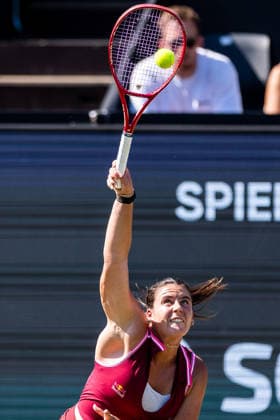 BAD HOMBURG, GERMANY - JUNE 25: Emma Navarro (USA) during the Bad Homburg Open powered by Solarwatt Singles match between Emma Navarro (USA) vs Elena-Gabriela Ruse (ROU) at Kurpark Bad Homburg on June 25, 2026 in Bad Homburg, Germany. Hessen Germany Copyright: xSteffiexWunderlx