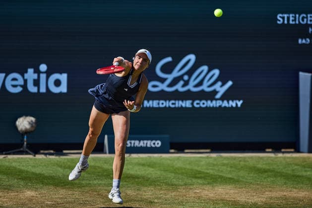 June 25, 2026, Bad Homburg, Hessen, Germany: Elena-Gabriela Ruse of Romania serves during the BAD HOMBURG OPEN powered by SOLARWATTT- WTA500 - Womens Tennis, 25.6.2026 in Bad Homburg (Tennis-Club Bad Homburg), Germany Tennis 2026: WTA, Tennis Damen Bad Hombug Open: Quarterfinal: RUSE 6:4 6:2 NAVARO  - ZUMAs343 20260625_zsp_s343_055 Copyright: xMathiasxSchulzx