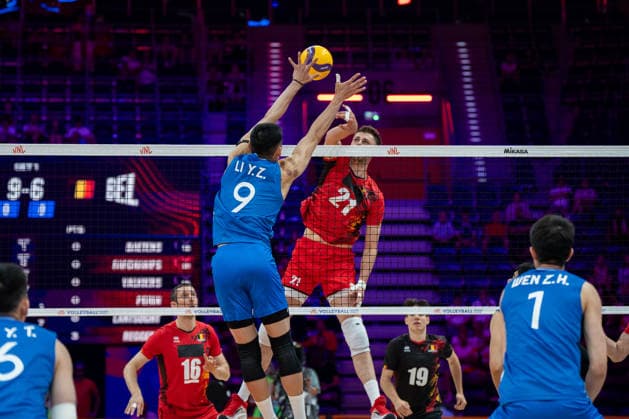 China V Belgium - VNL 2026 Men s Volleyball Nations League. Yongzhen Li and Samuel Fafchamps compete during the Men s Volleyball Nations League match between China and Belgium at PreZero Arena in Gliwice, Poland, on June 25, 2026. Gliwice Poland  Copyright: xMarcinxGolbax originalFilename:golba-chinavbe260625_npzkx.jpg