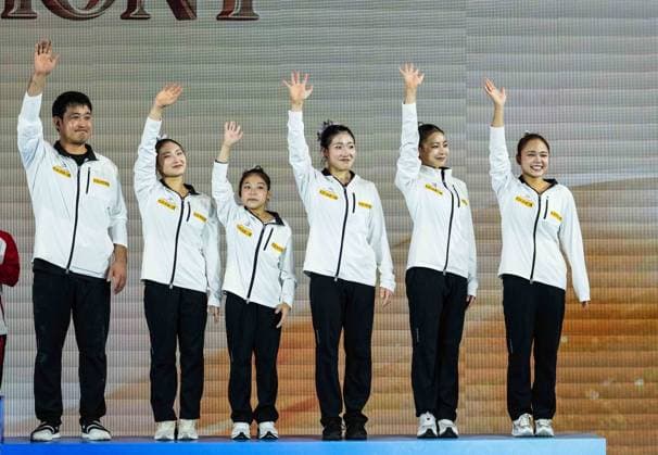 (260625) -- ZUNYI, June 25, 2026 -- Bronze medalists team South Korea pose during the awarding ceremony for senior women s team & all-around finals at the 13th Senior & 19th Junior Women s Artistic Gymnastics Asian Championships in Zunyi, southwest China s Guizhou Province, June 25, 2026. ) (SP)CHINA-ZUNYI-ARTISTIC GYMNASTICS-ASIAN CHAMPIONSHIPS(CN) TaoxLiang 