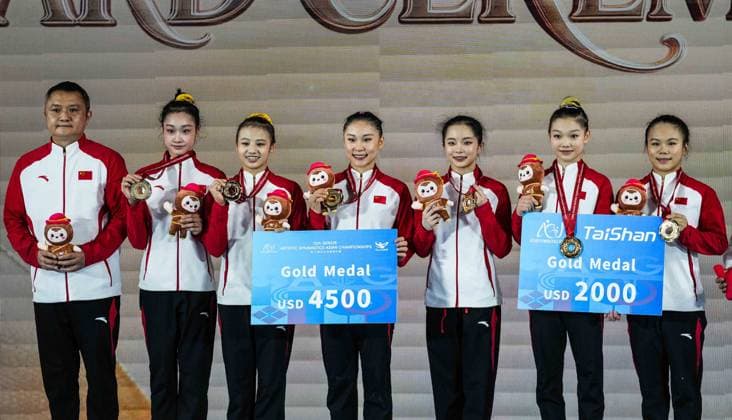 (260625) -- ZUNYI, June 25, 2026 -- Gold medalists team China pose during the awarding ceremony for senior women s team & all-around finals at the 13th Senior & 19th Junior Women s Artistic Gymnastics Asian Championships in Zunyi, southwest China s Guizhou Province, June 25, 2026. ) (SP)CHINA-ZUNYI-ARTISTIC GYMNASTICS-ASIAN CHAMPIONSHIPS(CN) TaoxLiang 
