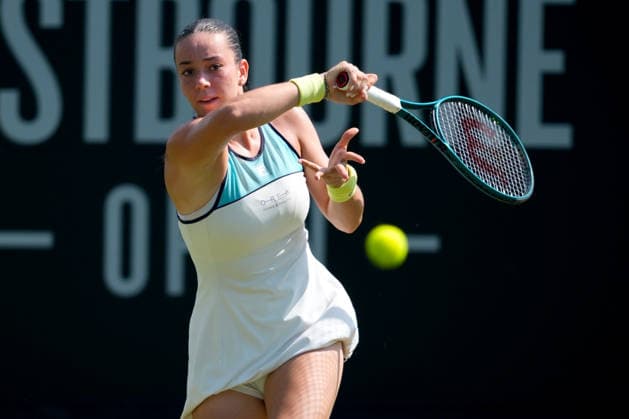 Lexus Eastbourne Open - Day Four Tereza Valentova of the Czech Republic competes during her quarterfinal match against Tatjana Maria of Germany at the 2026 Lexus Eastbourne Open Women s tennis tournament at the Devonshire Park Lawn Tennis Club in Eastbourne, England, on June 25, 2026. Eastbourne United Kingdom  Copyright: xOwenxHammondx originalFilename:hammond-2026lexu260625_np36x.jpg