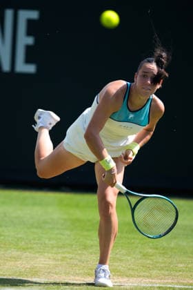 Lexus Eastbourne Open - Day Four Tereza Valentova of the Czech Republic competes during her quarterfinal match against Tatjana Maria of Germany at the 2026 Lexus Eastbourne Open Women s tennis tournament at the Devonshire Park Lawn Tennis Club in Eastbourne, England, on June 25, 2026. Eastbourne United Kingdom  Copyright: xOwenxHammondx originalFilename:hammond-2026lexu260625_np5gB.jpg