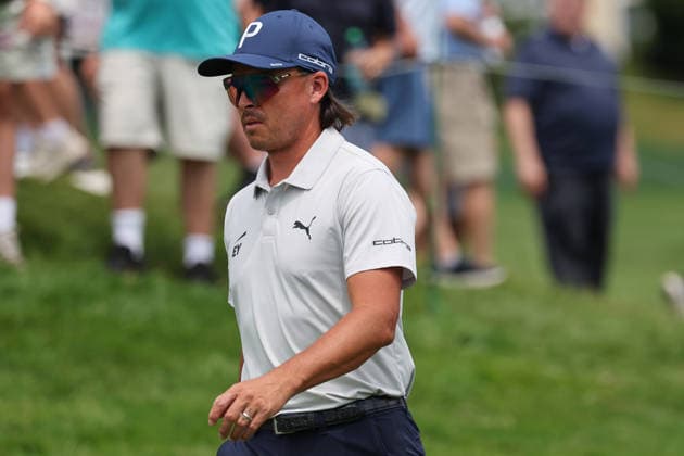 CROMWELL, CT - JUNE 25: Rickie Fowler of the United States walks off the second tee during the first round of the Travelers Championship 2026 at TPC River Highlands on June 25, 2026 in Cromwell, Connecticut. (Photo by Andrew Mordzynski Icon Sportswire) GOLF: JUN 25 PGA, Golf Herren Travelers Championship EDITORIAL USE ONLY Icon2606258012812