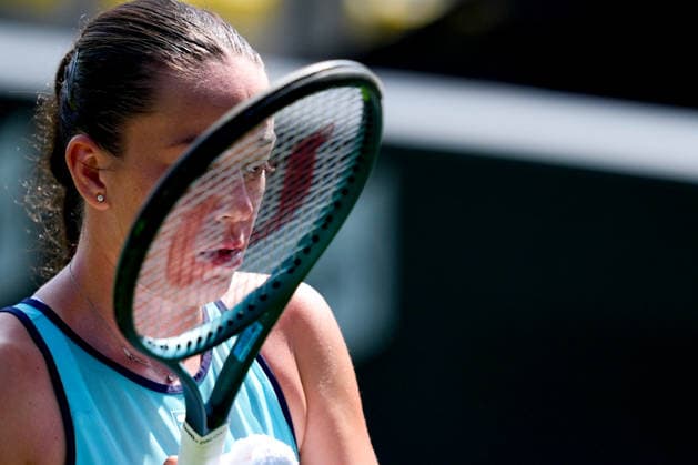 Lexus Eastbourne Open - Day Four Tereza Valentova of the Czech Republic competes during her quarterfinal match against Tatjana Maria of Germany at the 2026 Lexus Eastbourne Open Women s tennis tournament at the Devonshire Park Lawn Tennis Club in Eastbourne, England, on June 25, 2026. Eastbourne United Kingdom  Copyright: xOwenxHammondx originalFilename:hammond-2026lexu260625_npjpv.jpg