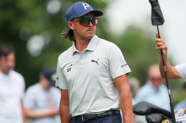 CROMWELL, CT - JUNE 25: Rickie Fowler of the United States walks off the second tee during the first round of the Travelers Championship 2026 at TPC River Highlands on June 25, 2026 in Cromwell, Connecticut. (Photo by Andrew Mordzynski Icon Sportswire) GOLF: JUN 25 PGA, Golf Herren Travelers Championship EDITORIAL USE ONLY Icon2606258012813