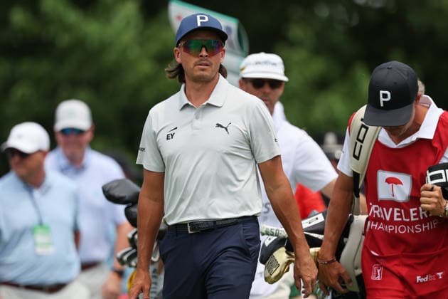 CROMWELL, CT - JUNE 25: Rickie Fowler of the United States walks off the second tee during the first round of the Travelers Championship 2026 at TPC River Highlands on June 25, 2026 in Cromwell, Connecticut. (Photo by Andrew Mordzynski Icon Sportswire) GOLF: JUN 25 PGA, Golf Herren Travelers Championship EDITORIAL USE ONLY Icon2606258012814