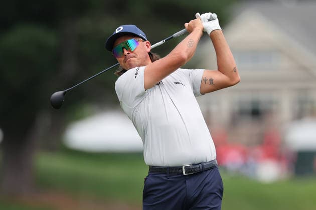 CROMWELL, CT - JUNE 25: Rickie Fowler of the United States hits the ball on the second tee during the first round of the Travelers Championship 2026 at TPC River Highlands on June 25, 2026 in Cromwell, Connecticut. (Photo by Andrew Mordzynski Icon Sportswire) GOLF: JUN 25 PGA, Golf Herren Travelers Championship EDITORIAL USE ONLY Icon2606258012821