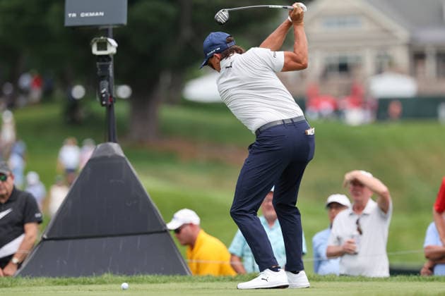 CROMWELL, CT - JUNE 25: Rickie Fowler of the United States hits the ball on the second tee during the first round of the Travelers Championship 2026 at TPC River Highlands on June 25, 2026 in Cromwell, Connecticut. (Photo by Andrew Mordzynski Icon Sportswire) GOLF: JUN 25 PGA, Golf Herren Travelers Championship EDITORIAL USE ONLY Icon2606258012825