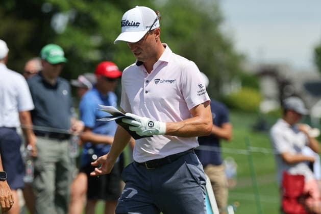 CROMWELL, CT - JUNE 25: Justin Thomas of the United States walks off the second tee during the first round of the Travelers Championship 2026 at TPC River Highlands on June 25, 2026 in Cromwell, Connecticut. (Photo by Andrew Mordzynski Icon Sportswire) GOLF: JUN 25 PGA, Golf Herren Travelers Championship EDITORIAL USE ONLY Icon2606258012828