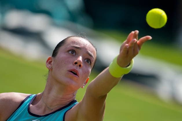 Lexus Eastbourne Open - Day Four Tereza Valentova of the Czech Republic competes during her quarterfinal match against Tatjana Maria of Germany at the 2026 Lexus Eastbourne Open Women s tennis tournament at the Devonshire Park Lawn Tennis Club in Eastbourne, England, on June 25, 2026. Eastbourne United Kingdom  Copyright: xOwenxHammondx originalFilename:hammond-2026lexu260625_np4ne.jpg