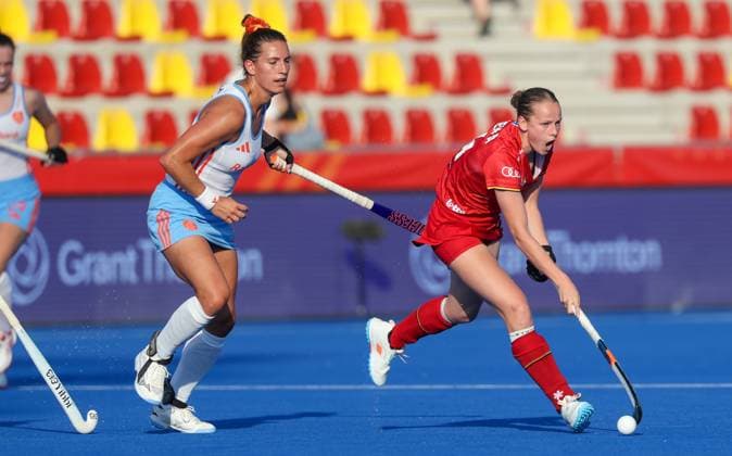 Belgium s Alix Marien fights for the ball during a hockey game between Belgian national team, Nationalteam Red Panthers and Netherlands, Thursday 25 June 2026 in Wavre, match 14 16 in the group stage of the women s FIH Pro League competition. VIRGINIExLEFOUR  x179261476x