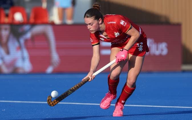 Belgium s Verhees fights for the ball during a hockey game between Belgian national team, Nationalteam Red Panthers and Netherlands, Thursday 25 June 2026 in Wavre, match 14 16 in the group stage of the women s FIH Pro League competition. VIRGINIExLEFOUR  x179261901x