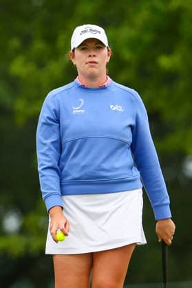 June 25, 2026, Chaska, Minnesota, United States: KATE SMITH-STROH looks on as her competitors putt at hole two. This is the first day of the 2026 KPMG WomenÃ¢â‚¬â ¢s PGA, Golf Herren Championship at Hazeltine National Golf Course in Chaska Minnesota. 2026 KPMG WomenÃ¢â‚¬â ¢S PGA Championship - Day 1  - ZUMAt166 20260625_zsp_t166_005 Copyright: xMichaelxTurnerx