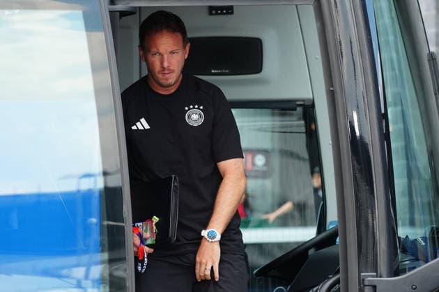 Bundestrainer Julian Nagelsmann (Deutschland Germany) kommt aus dem Bus - New York 25.06.2026: Deutschland vs. Ecuador, MetLife Stadium, World Cup 26 Gruppe E, 3. Spieltag *** German national team coach Julian Nagelsmann gets off the bus in New York on June 25, 2026. Germany vs. Ecuador, MetLife Stadium, World Cup 26, Group E, Matchday 3