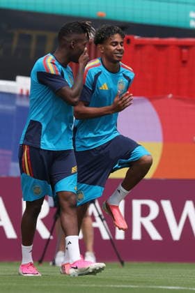 FIFA World Cup, WM, Weltmeisterschaft, Fussball 2026 - Spain s training session Spain s Lamine Yamal and Nico Williams (L) attend a training session of the national soccer team at the FIFA World Cup 2026 in Zapopan, Mexico, 25 June 2026. Zapopan Mexico  Copyright: xAlexxCruzx