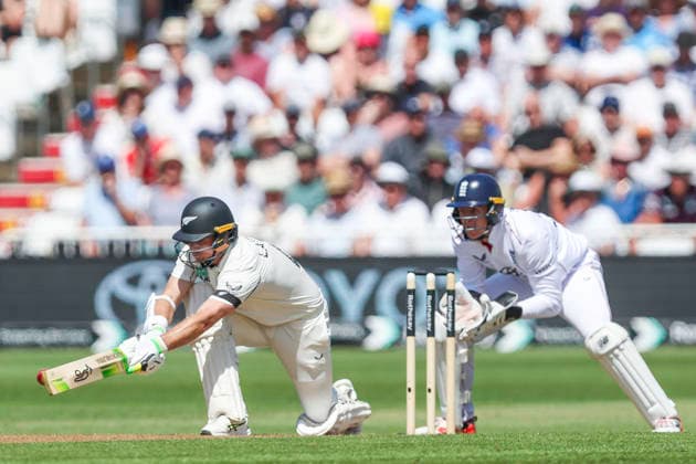 England v New Zealand - 3rd Rothesay Test Match: Day One Tom Latham of New Zealand hits the ball to the boundary for four runs during the first day of the Third Rothesay Test match between England and New Zealand at Trent Bridge, Nottingham, on June 25, 2026. Nottingham United Kingdom  Copyright: xMIxNewsx originalFilename:fletcher-englandv260625_npYDI.jpg