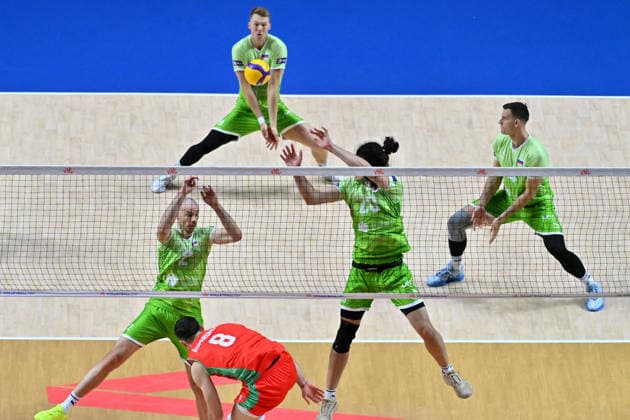 LJUBLJANA, SLOVENIA - JUNE 25: Asparuh Asparuhov of Bulgaria (C) in action against Rok Mozic of Slovenia (C) during the FIVB Men s Volleyball Nations League match between Slovenia and Bulgaria at Arena Stozice, Ljubljana on June 25, 2026 in Ljubljana, Slovenia. (Photo by Igor Kupljenik Sports Press Photo).  Copyright: xIgorxKupljenikx xSPPx Sportspressphoto_SPR176688