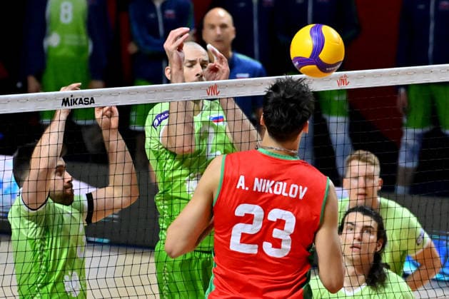 LJUBLJANA, SLOVENIA - JUNE 25: Aleksandar Nikolov of Bulgaria (C) in action against Alen Pajenk of Slovenia (2L) during the FIVB Men s Volleyball Nations League match between Slovenia and Bulgaria at Arena Stozice, Ljubljana on June 25, 2026 in Ljubljana, Slovenia. (Photo by Igor Kupljenik Sports Press Photo).  Copyright: xIgorxKupljenikx xSPPx Sportspressphoto_SPR176702