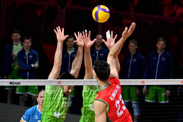 LJUBLJANA, SLOVENIA - JUNE 25: Aleksandar Nikolov of Bulgaria (R) in action against Uros Planinsic of Slovenia (L) during the FIVB Men s Volleyball Nations League match between Slovenia and Bulgaria at Arena Stozice, Ljubljana on June 25, 2026 in Ljubljana, Slovenia. (Photo by Igor Kupljenik Sports Press Photo).  Copyright: xIgorxKupljenikx xSPPx Sportspressphoto_SPR176705