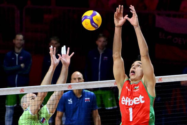 LJUBLJANA, SLOVENIA - JUNE 25: Alen Pajenk of Slovenia (L) in action against Simeon Nikolov of Bulgaria (R) during the FIVB Men s Volleyball Nations League match between Slovenia and Bulgaria at Arena Stozice, Ljubljana on June 25, 2026 in Ljubljana, Slovenia. (Photo by Igor Kupljenik Sports Press Photo).  Copyright: xIgorxKupljenikx xSPPx Sportspressphoto_SPR176707