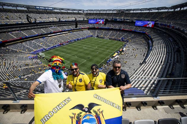 Germany v Ecuador - FIFA World Cup, WM, Weltmeisterschaft, Fussball 2026 - Group E NEW JERSEY, USA - JUNE 25 Ecuador supporters in the stands before the Group E match of the FIFA World Cup 2026 between Germany and Ecuador at New Jersey Stadium (MetLife Stadium) in East Rutherford, New Jersey, USA, on June 25, 2026. Sathire Kelpa Anadolu New Jersey United States. Editorial use only. Please get in touch for any other usage.  Copyright: x2026xAnadoluxSathirexKelpax