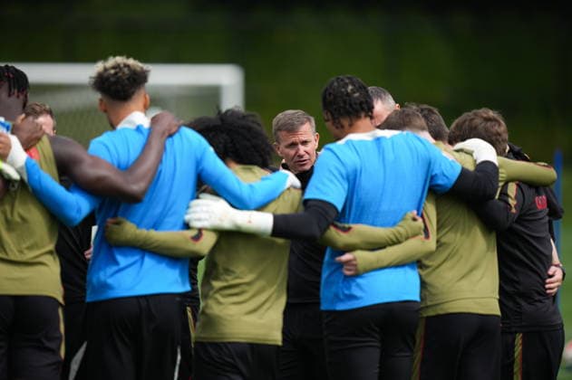 June 25, 2026, Vancouver, Bc, CANADA: Canada head coach Jesse Marsch speaks to the team before a FIFA World Cup, WM, Weltmeisterschaft, Fussball training session, in Vancouver, on Thursday, June 25, 2026. Canada News - June 25, 2026  - ZUMAc35_ 20260625_zaf_c35_059 Copyright: xDarrylxDyckx