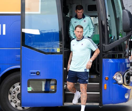 David Raum (Deutschland, 22) und Pascal Gross (Deutschland, 13) kommen vor dem Spiel im Stadion an. USA, FIFA Weltmeisterschaft, Ecuador vs Deutschland, East Rutherford, 25.06.2026 USA, FIFA Weltmeisterschaft, Ecuador vs Deutschland, East Rutherford, 25.06.2026 East Rutherford *** David Raum (Germany), 22, and Pascal Gross (Germany), 13, arrive at the stadium before the game in the U.S., FIFA World Cup, Ecuador vs. Germany, East Rutherford, June 25, 2026, U.S., FIFA World Cup, Ecuador vs. Germany, East Rutherford, June 25, 2026, East Rutherford Copyright: xEibner-Pressefoto ScottxColemanx EP_SCN