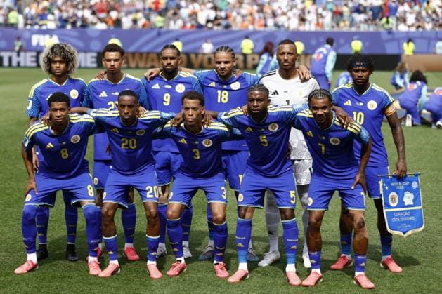 FIFA World Cup, WM, Weltmeisterschaft, Fussball 2026 - Group E - Curacao vs Ivory Coast Players of Curacao pose for a family picture ahead of the FIFA World Cup 2026 group stage match Curacao against Ivory Coast, in Philadelphia, Pennsylvania, USA, 25 June 2026. PHILADELPHIA United States  Copyright: xWILLxOLIVERx